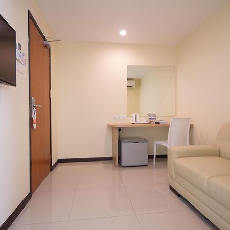 118 Hotel Macalister George Town Buitenkant foto