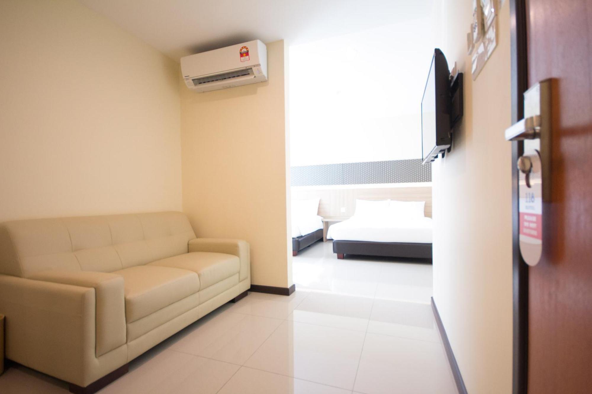 118 Hotel Macalister George Town Buitenkant foto