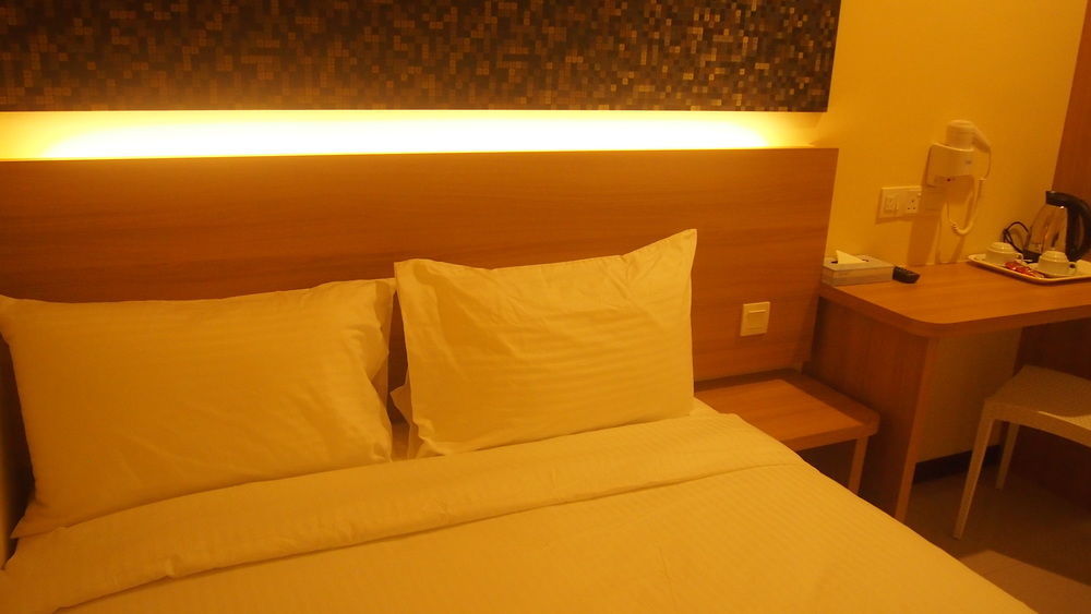 118 Hotel Macalister George Town Buitenkant foto