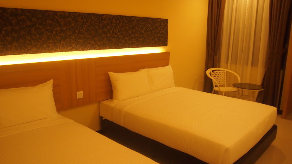 118 Hotel Macalister George Town Buitenkant foto