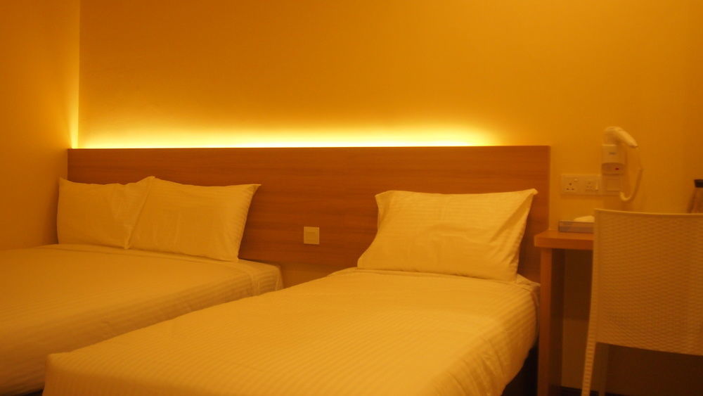 118 Hotel Macalister George Town Buitenkant foto