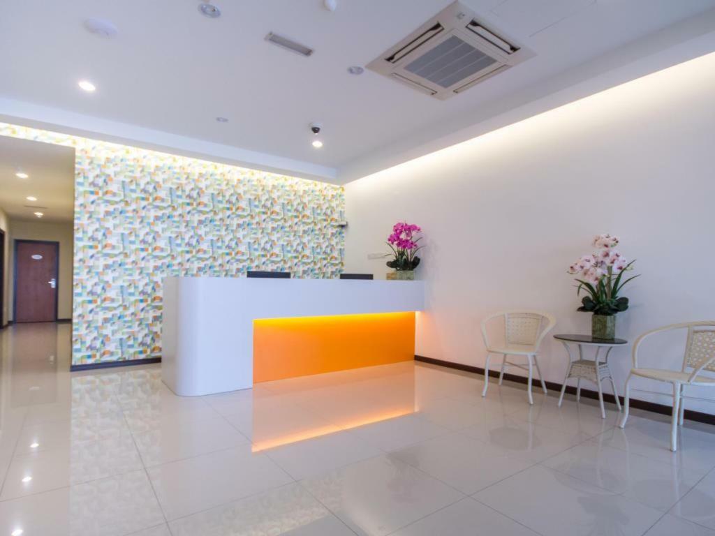 118 Hotel Macalister George Town Buitenkant foto