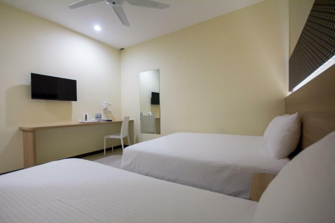 118 Hotel Macalister George Town Buitenkant foto