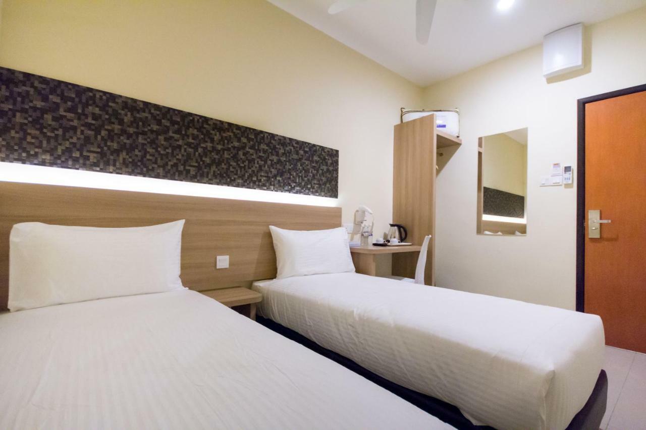 118 Hotel Macalister George Town Buitenkant foto