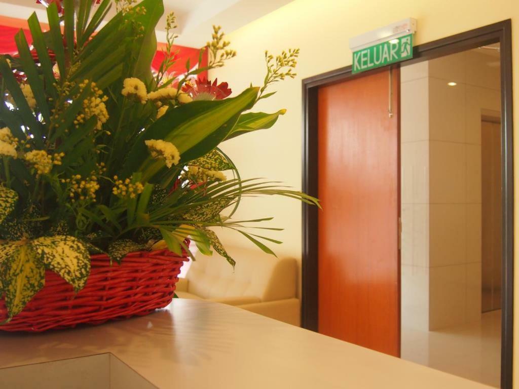118 Hotel Macalister George Town Buitenkant foto
